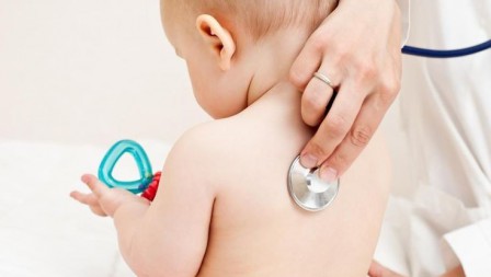 Pediatra explica como o período de sazonalidade pode afetar crianças e bebês e quais os cuidados necessários que os pais devem tomar nesse período